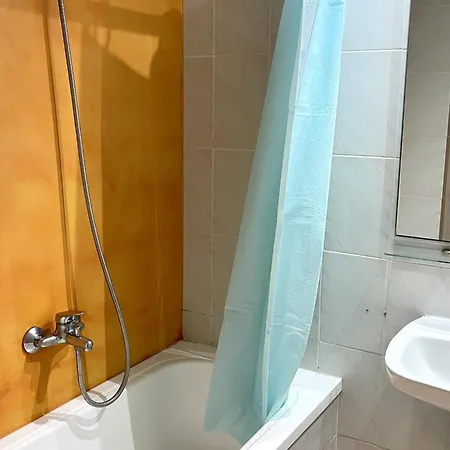 Internacional 2 Climatizado Y Piscinas Salou